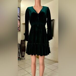 Elegant Green Velvet Dress Size14w But fits size 12w